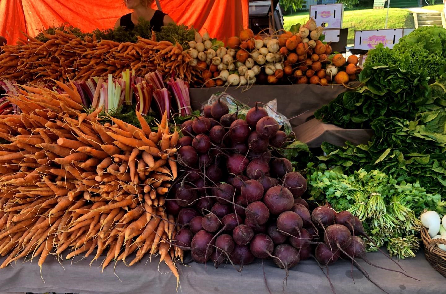<div>Check out F&D’s “2022 Farmers’ Market Guide”</div>